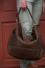 Load image into Gallery viewer, ELDENBERRY LEATHER SHOULDER BAG