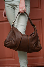 Load image into Gallery viewer, BALSA LEATHER SHOULDER BAG
