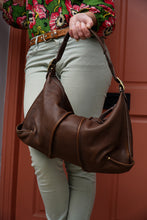 Load image into Gallery viewer, BALSA LEATHER SHOULDER BAG
