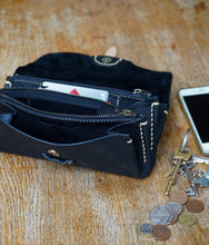 Load image into Gallery viewer, ISANDO LEATHER PURSE
