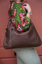 Load image into Gallery viewer, SAVILLE LEATHER SHOULDER BAG
