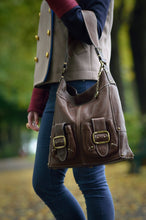 Load image into Gallery viewer, PETROLINA BROWN LEATHER SHOULDER BAG
